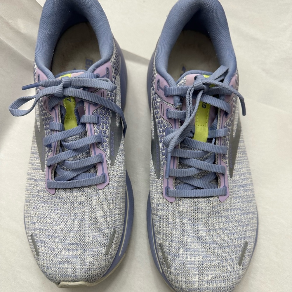 Brooks Ghost 14 sneakers